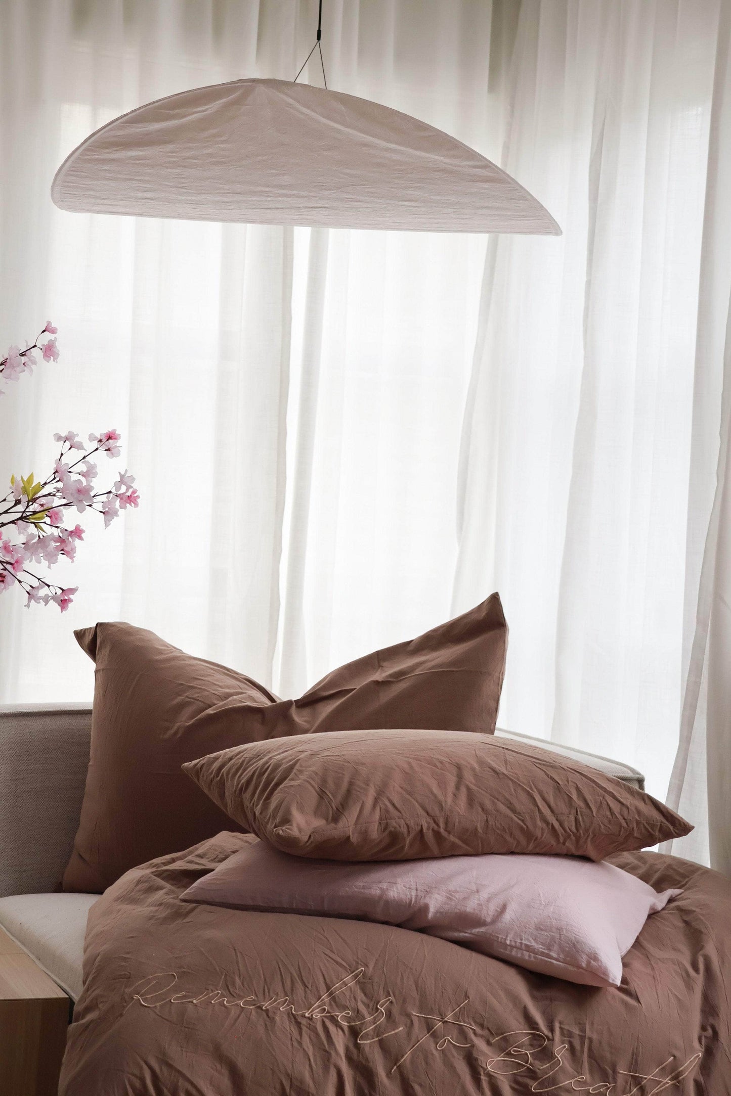 By Lien Delicate Sengesett 200x220 - Oxford Tan