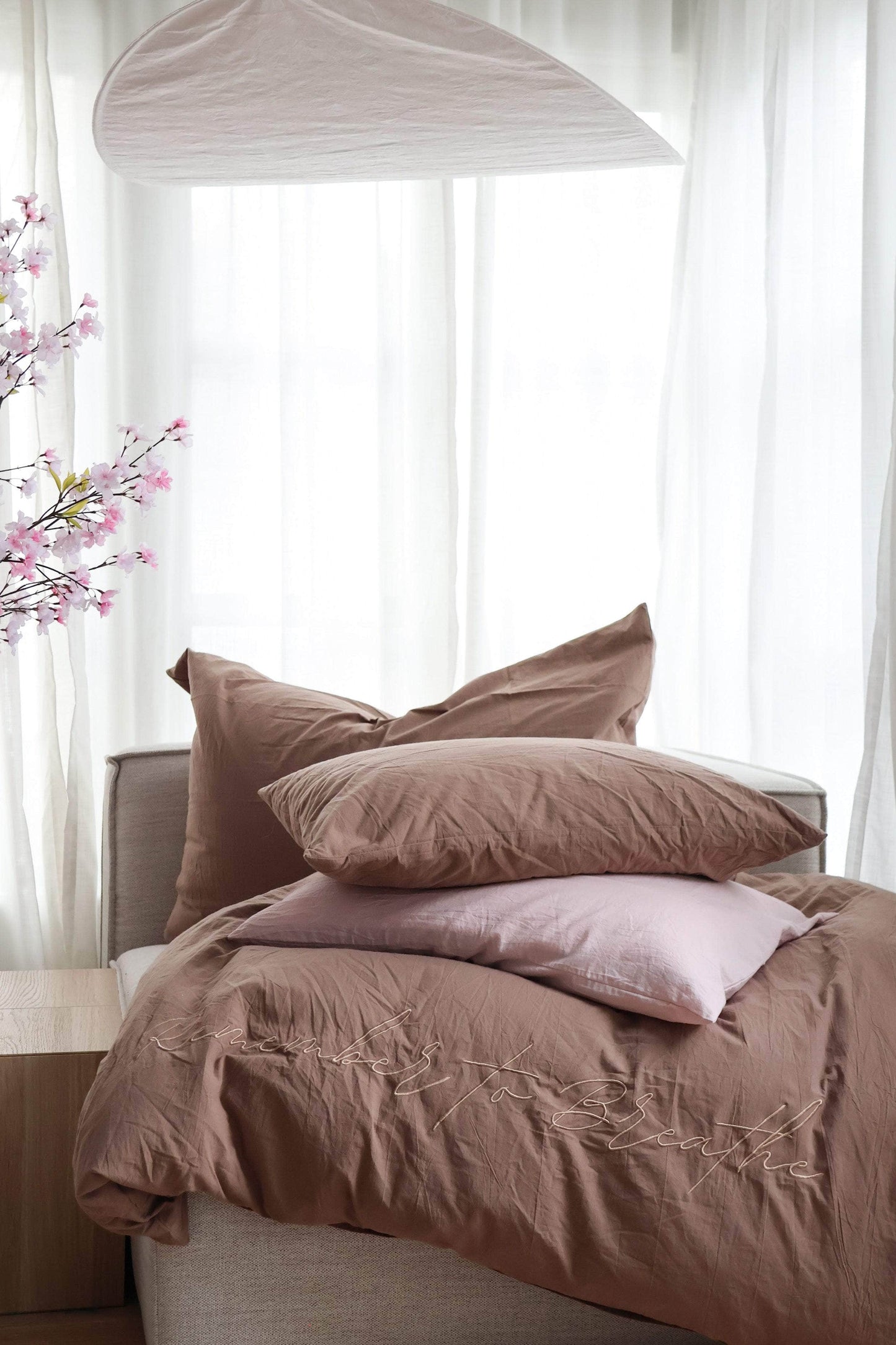 By Lien Delicate Sengesett 200x220 - Oxford Tan