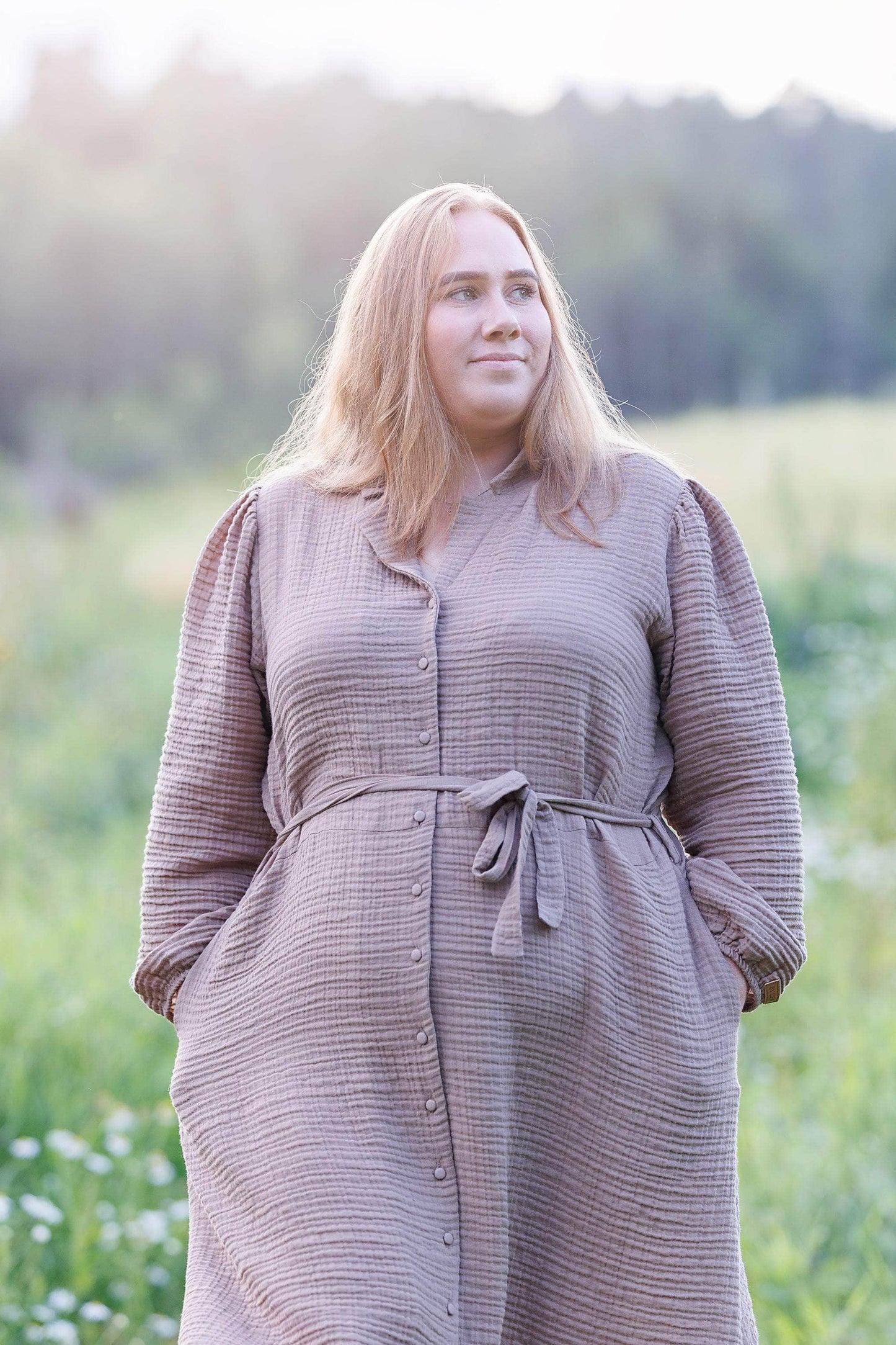 ByLien-Shop Meditate Musselin Skjortekjole - Simply Taupe