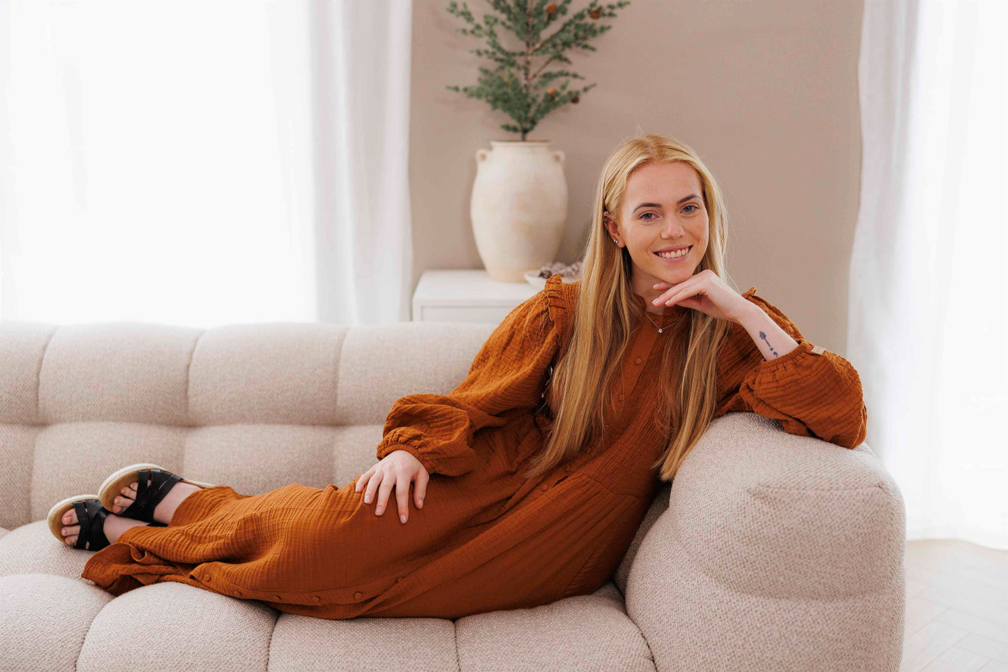 ByLien-Shop Meditate Musselin Smock Kjole - Caramel Cafe