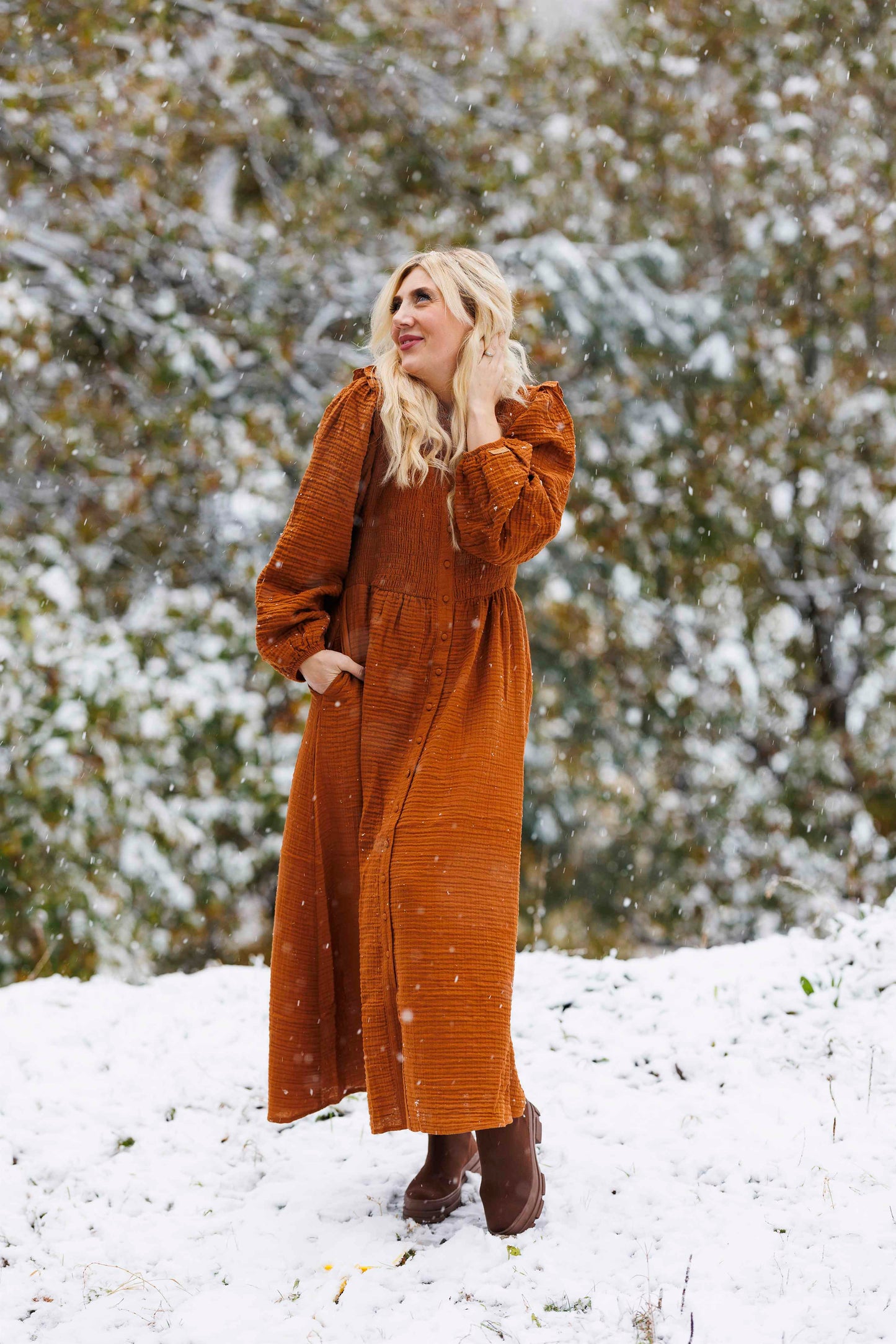 ByLien-Shop Meditate Musselin Smock Kjole - Caramel Cafe