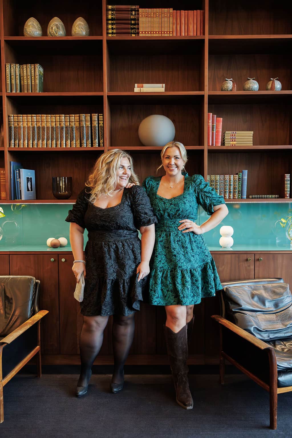 By Lien Celebrate Bow Kjole - Sort