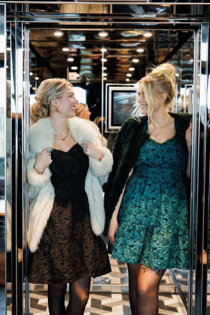 By Lien Celebrate Bow Kjole - Sort