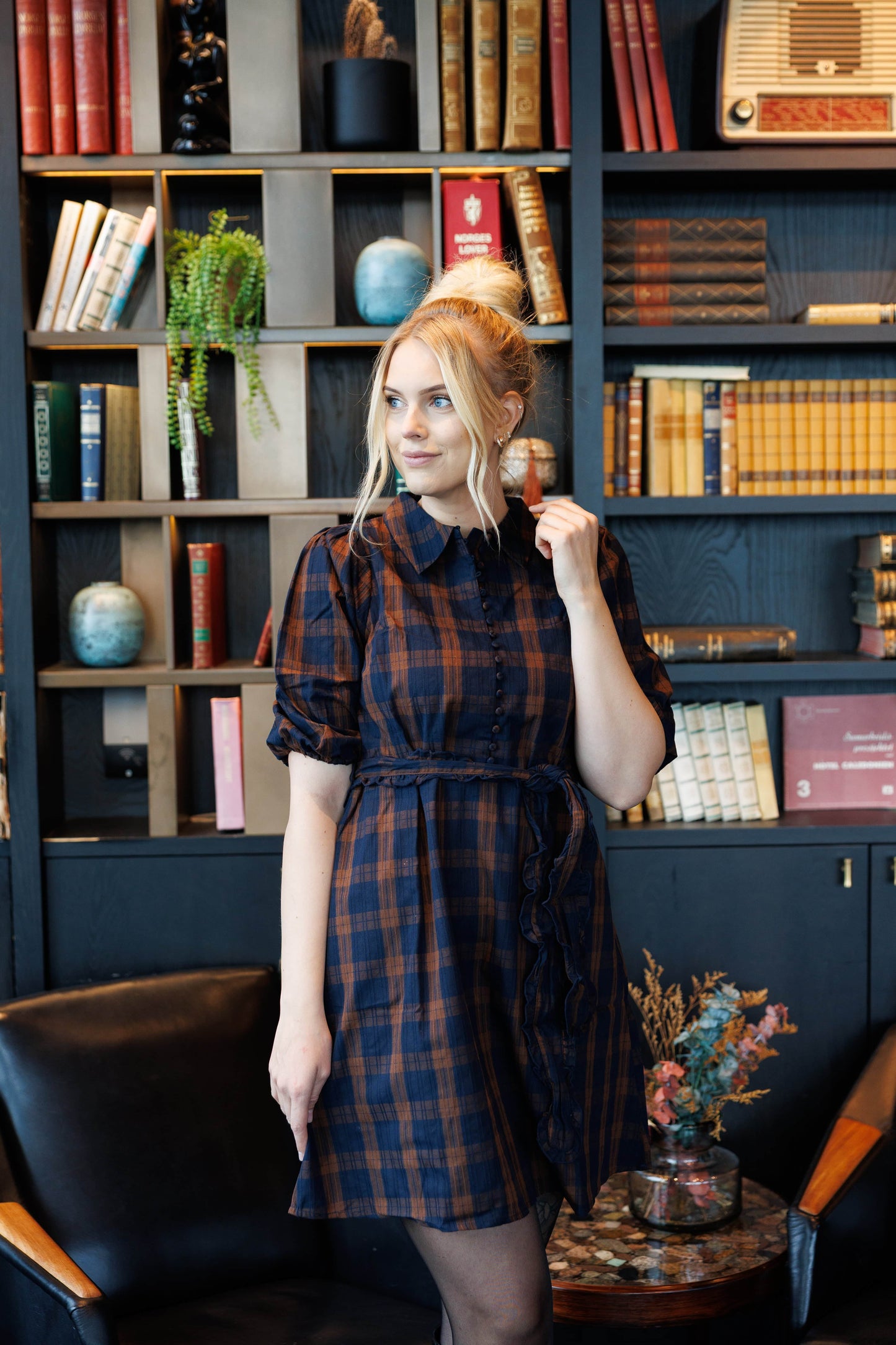 By Lien Classy Kjole - Navy