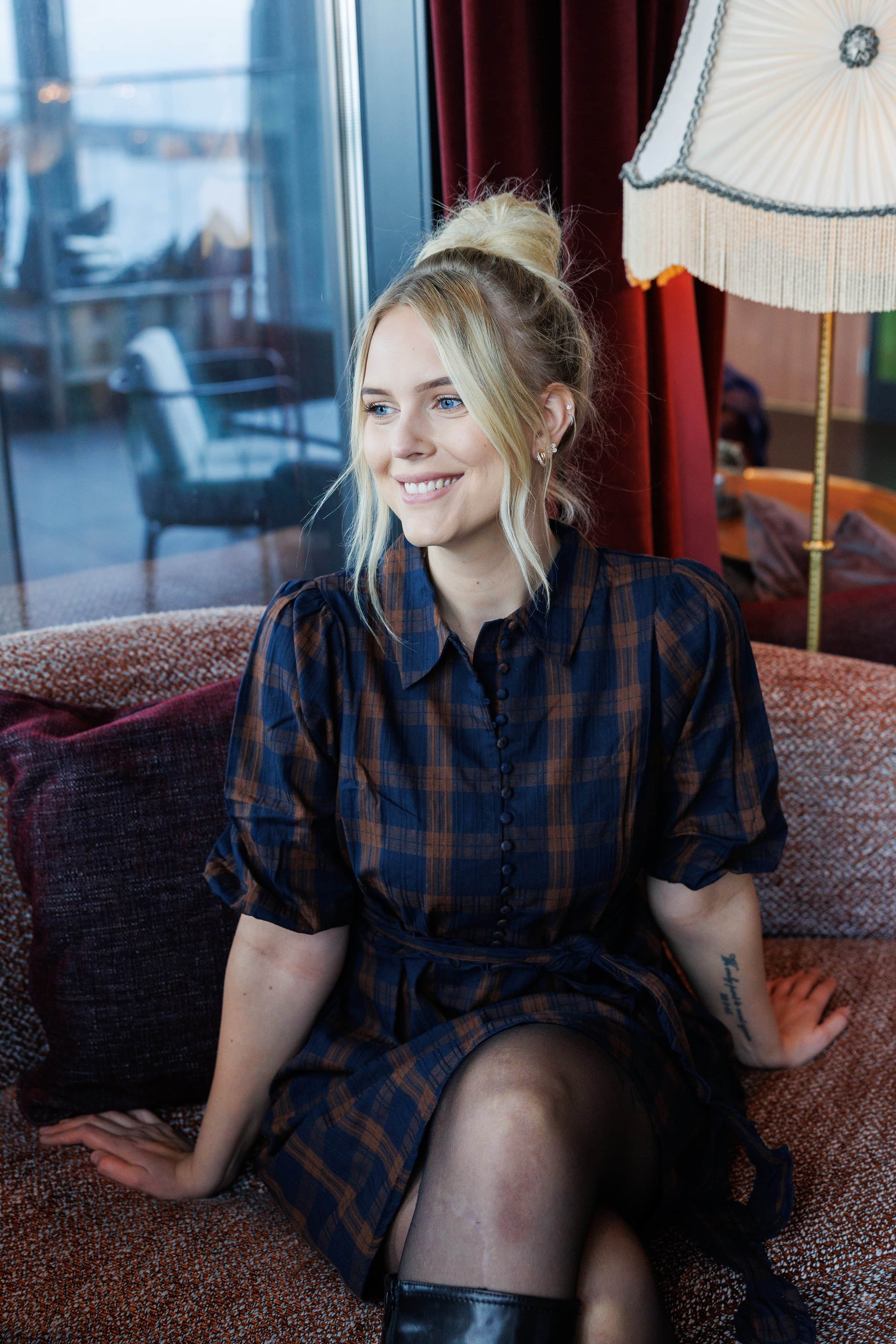 By Lien Classy Kjole - Navy