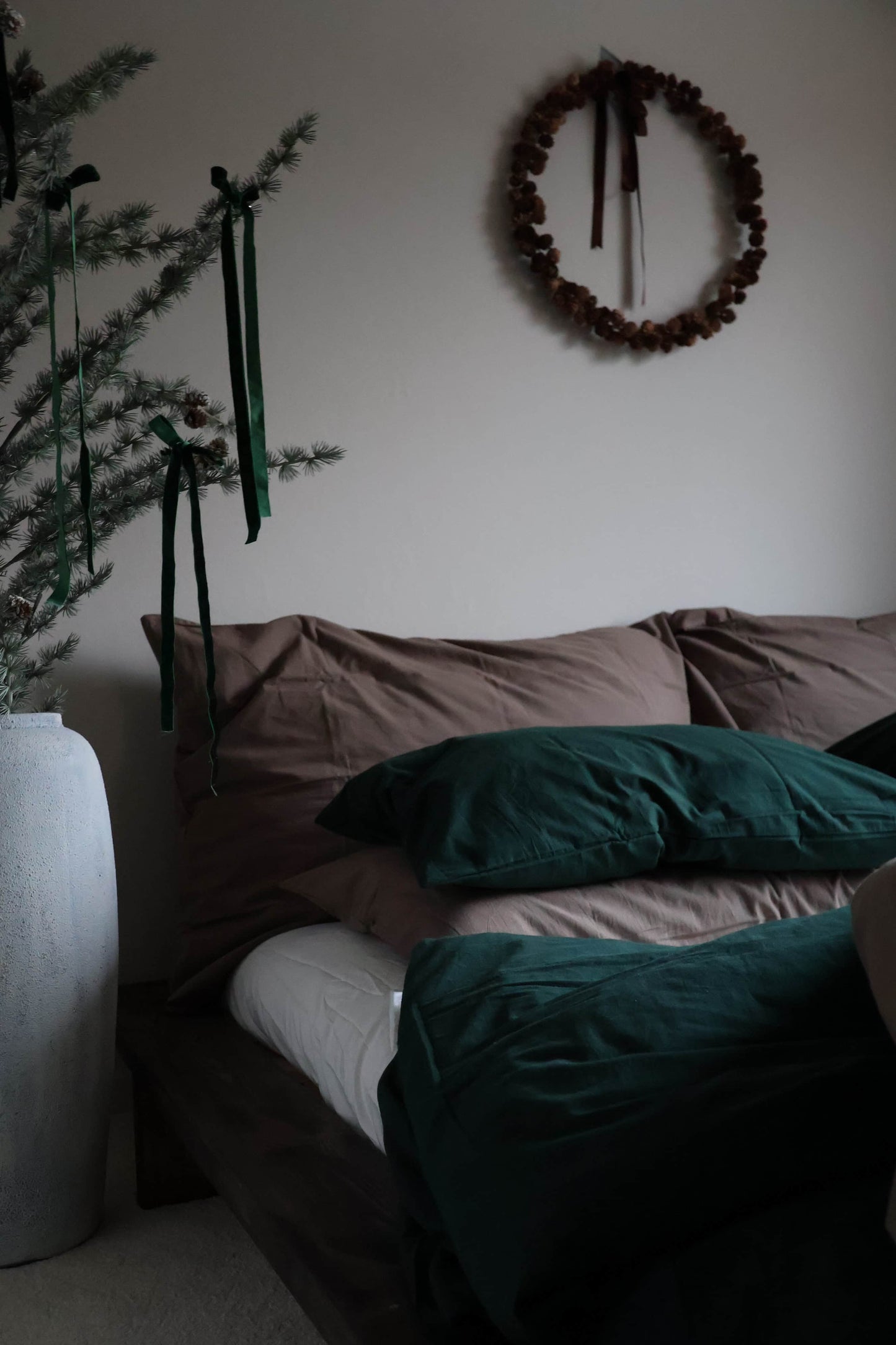 By Lien Delicate Sengetøy 140x200 - Walnut