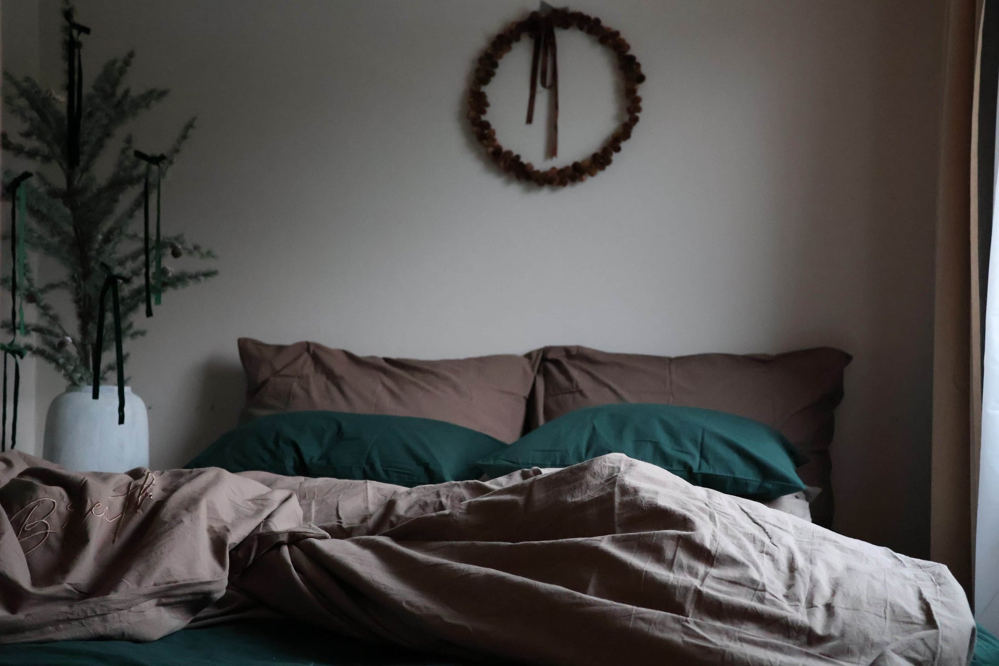 By Lien Delicate Sengetøy 140x200 - Walnut