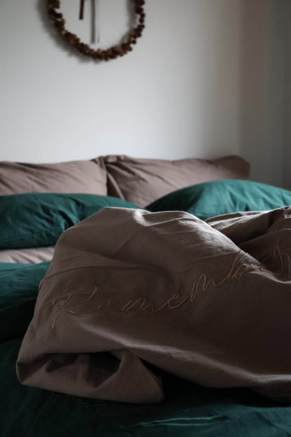 By Lien Delicate Sengetøy 140x200 - Walnut