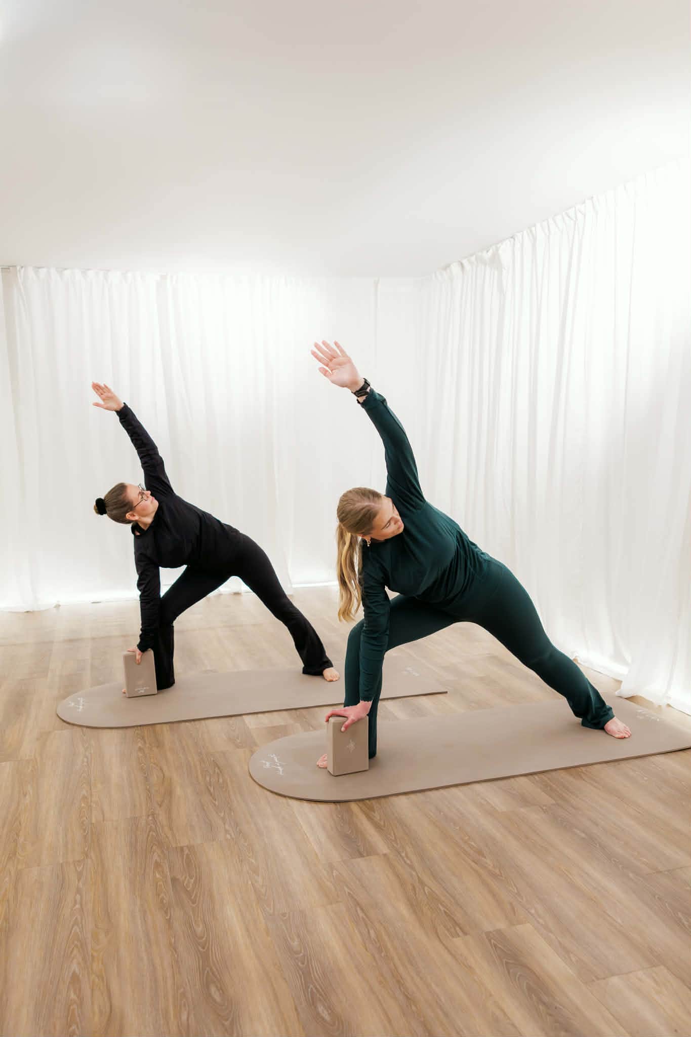 Støttende yogablokker for nybegynnere og viderekommende