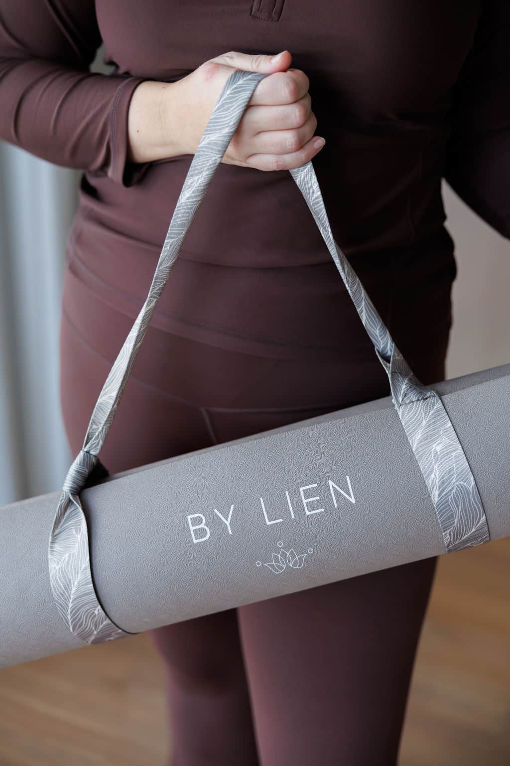 By Lien Namaste Yogamatte og Zen Treningsstrikker (spar 199,-)