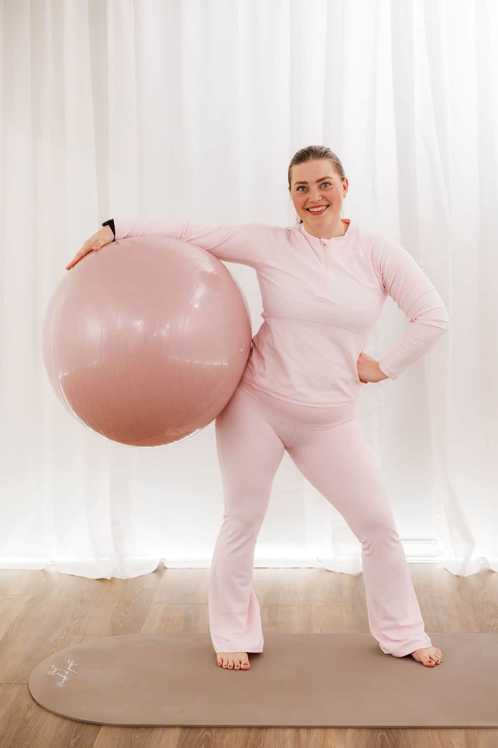 Namaste yogaball 75 cm i rosa til yoga, pilates og trening