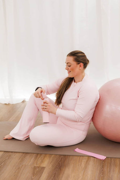 Rosa yogaball for balanse, kjernemuskulatur og tøying