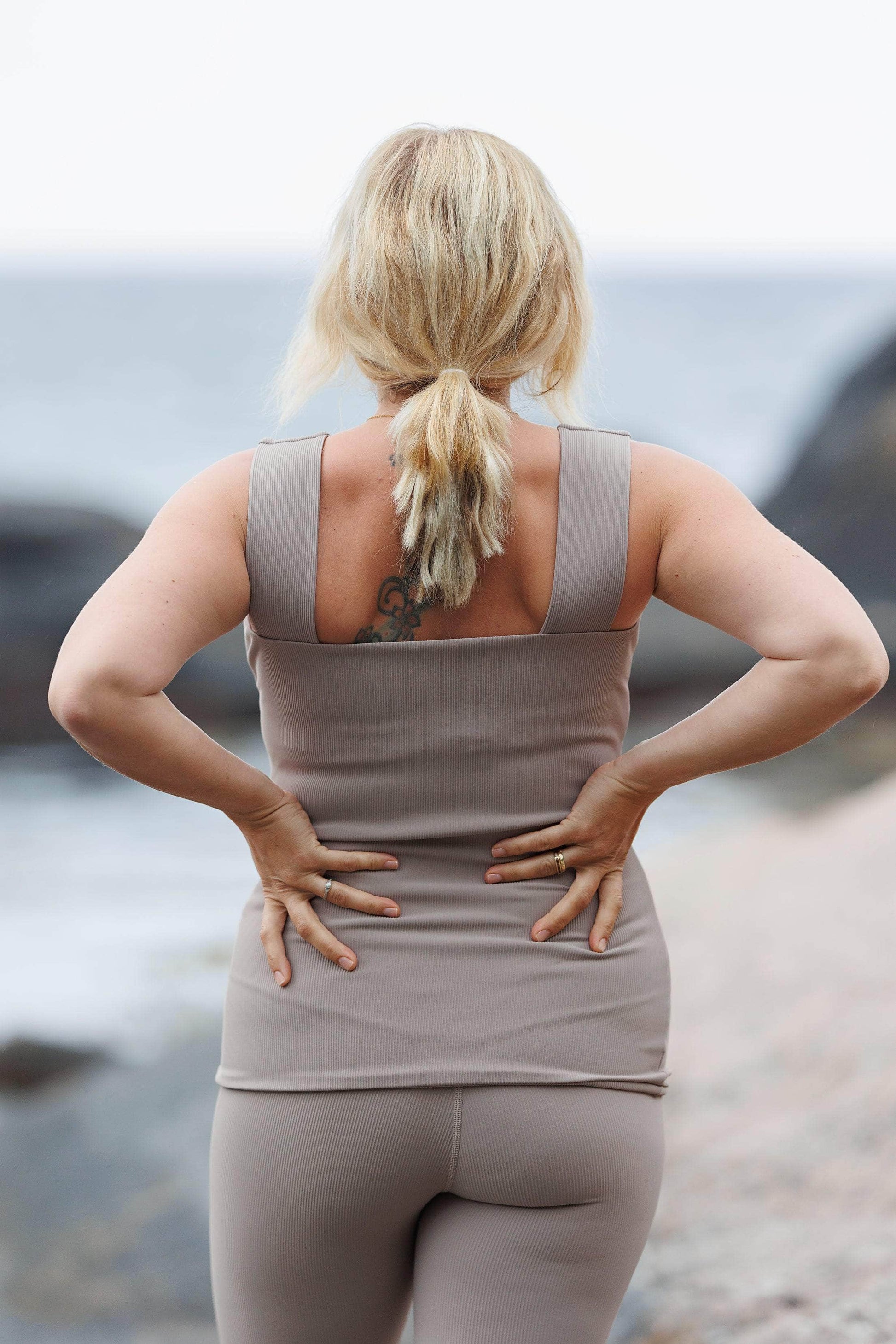 ByLien-Shop Heal Singlet - Simply Taupe