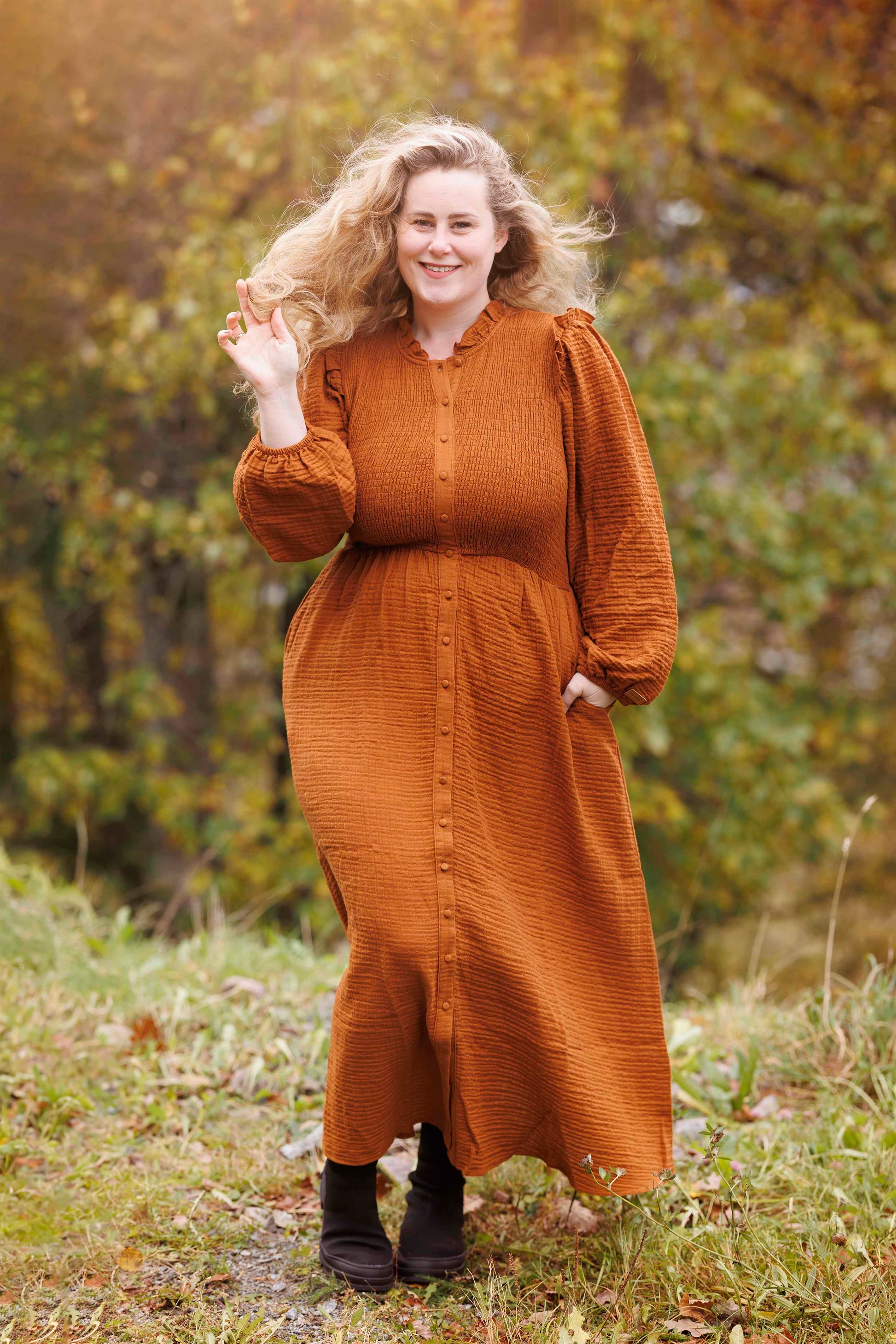 ByLien-Shop Meditate Musselin Smock Kjole - Caramel Cafe